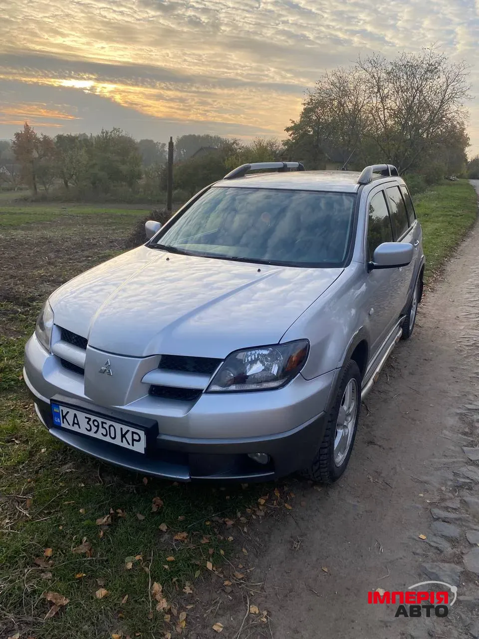 Mitsubishi Outlander - фото 1