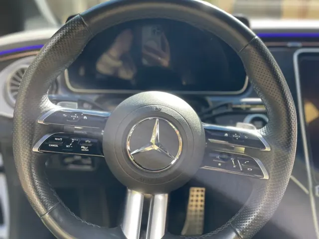 Mercedes-Benz EQE - фото 1