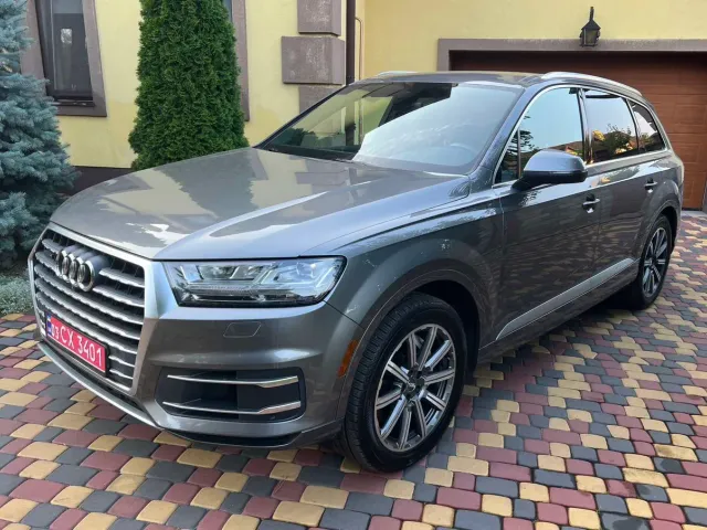 Audi Q7 - фото 1