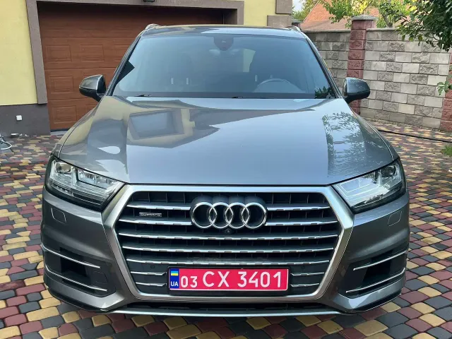 Audi Q7 - фото 2