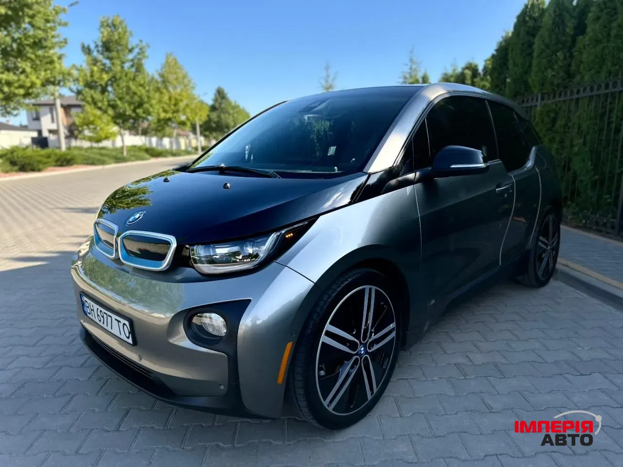 BMW i3 - фото 1