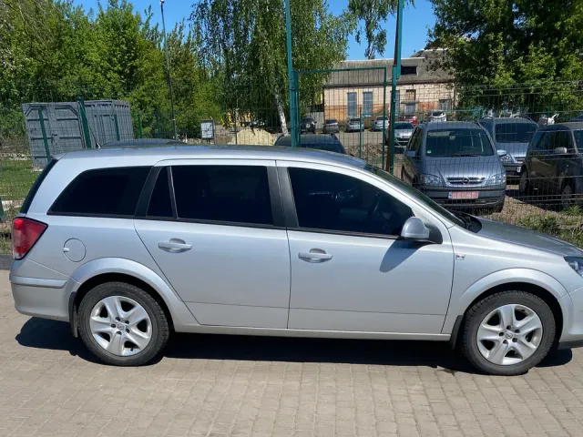 Opel Astra - фото 5