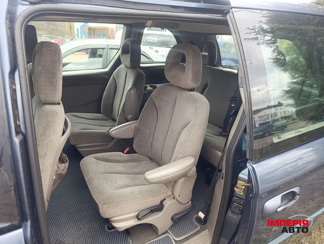 Chrysler Voyager - фото 10