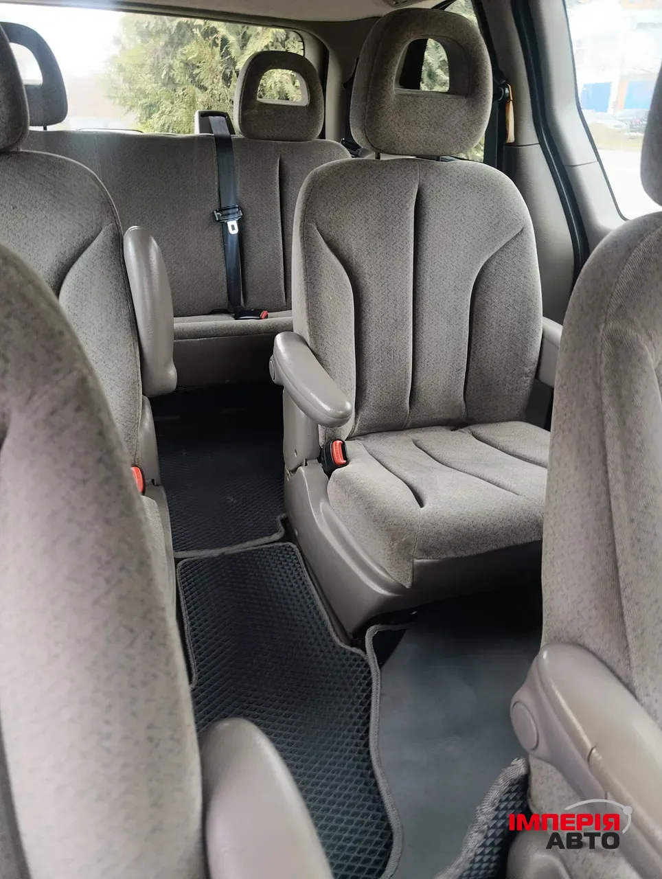 Chrysler Voyager - фото 9