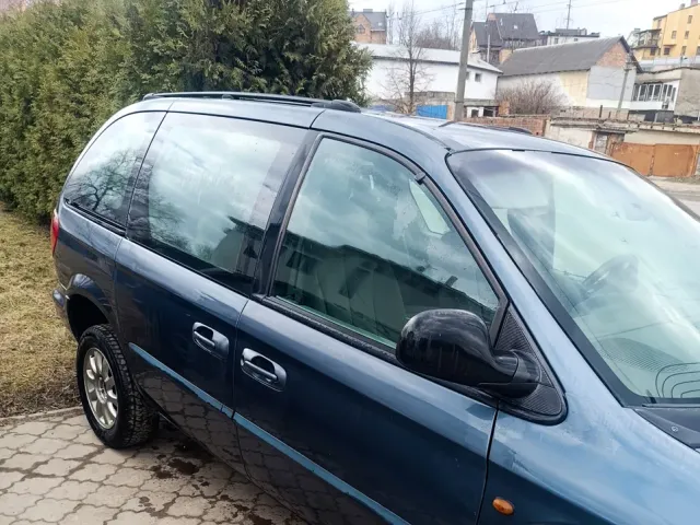 Chrysler Voyager - фото 3