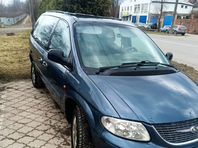 Chrysler Voyager - фото 2