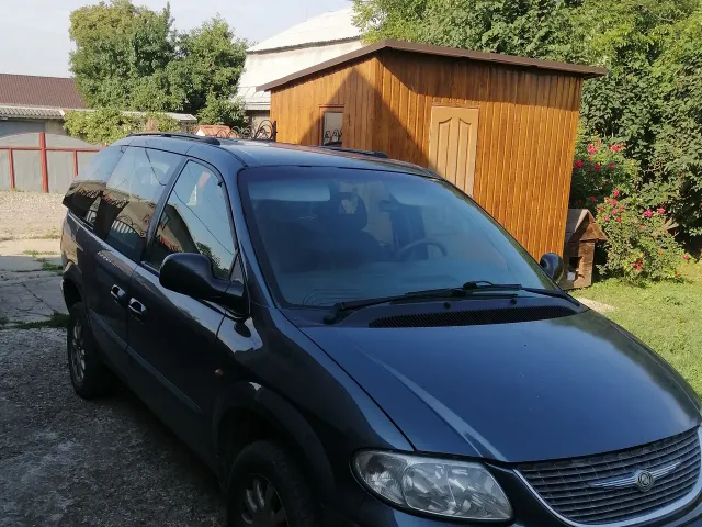 Chrysler Voyager - фото 1