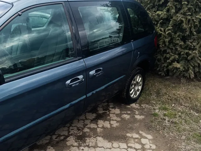 Chrysler Voyager - фото 4