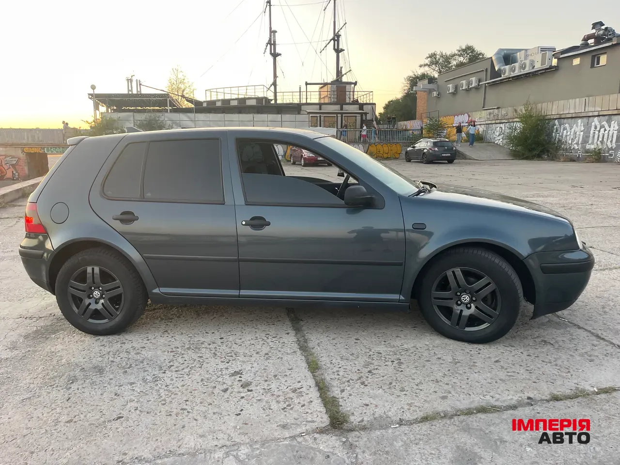 Volkswagen Golf - фото 12