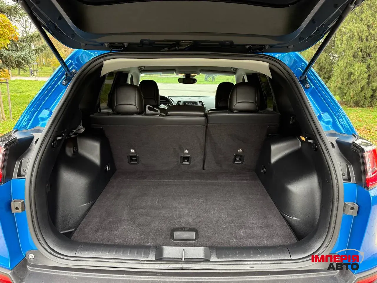 Jeep Cherokee - фото 16