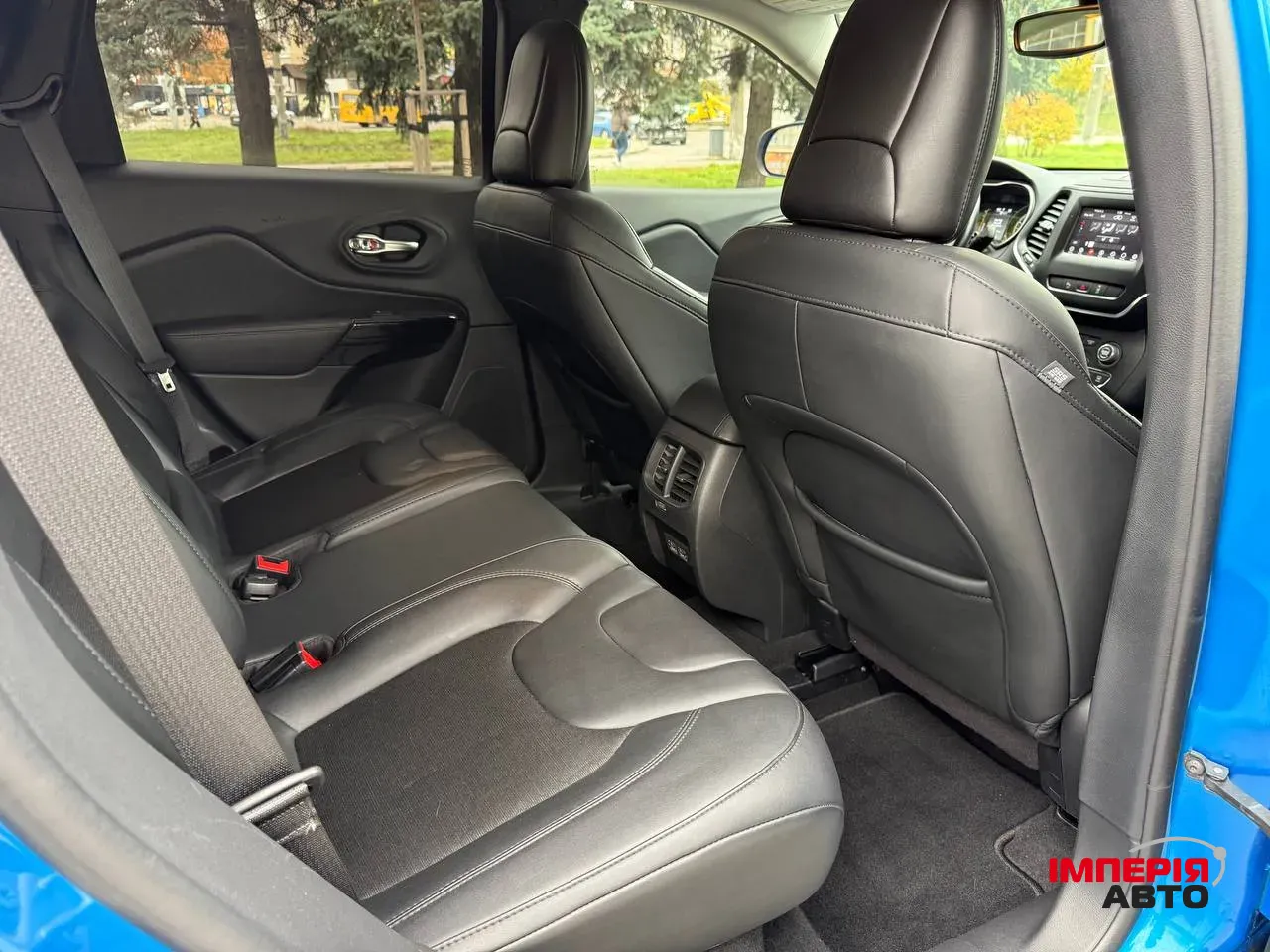 Jeep Cherokee - фото 19