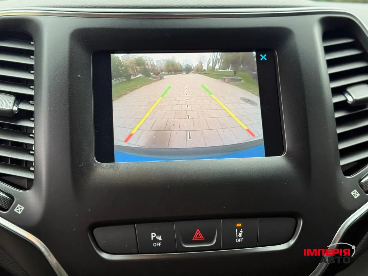 Jeep Cherokee - фото 3