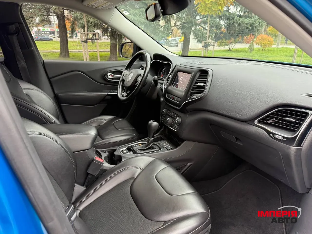 Jeep Cherokee - фото 18