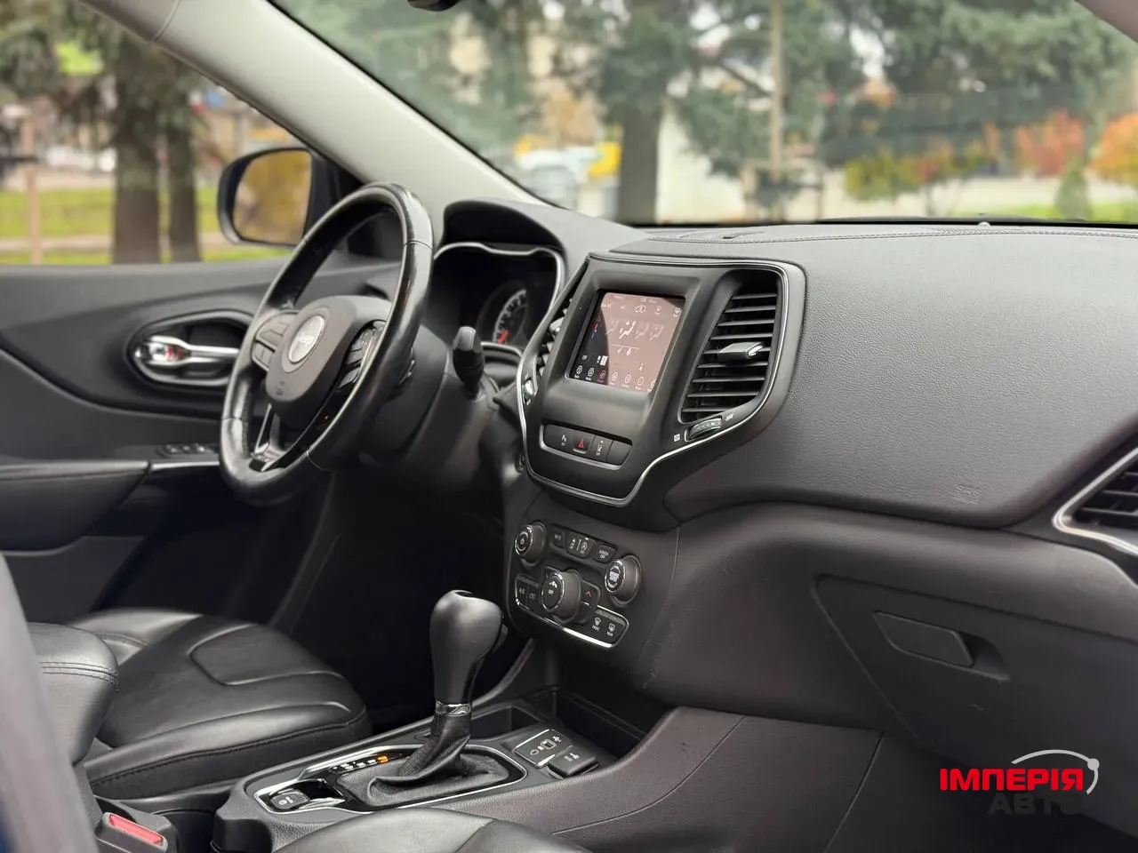 Jeep Cherokee - фото 17