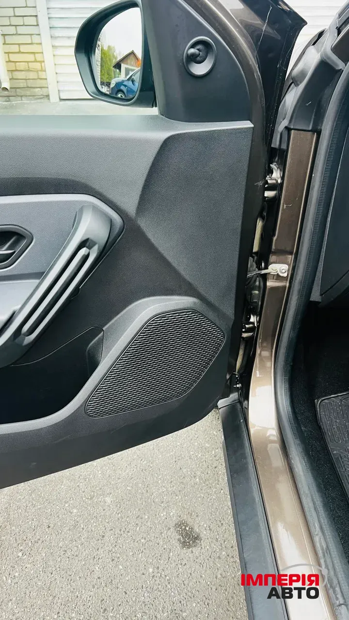 Renault Duster - фото 24