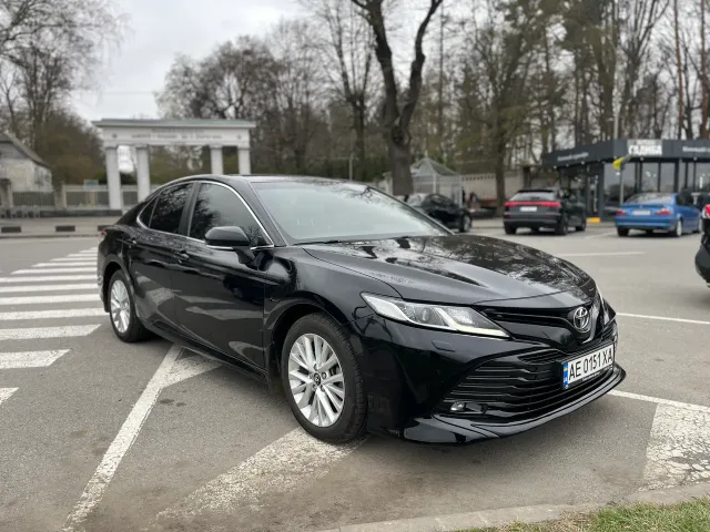Toyota Camry - фото 3