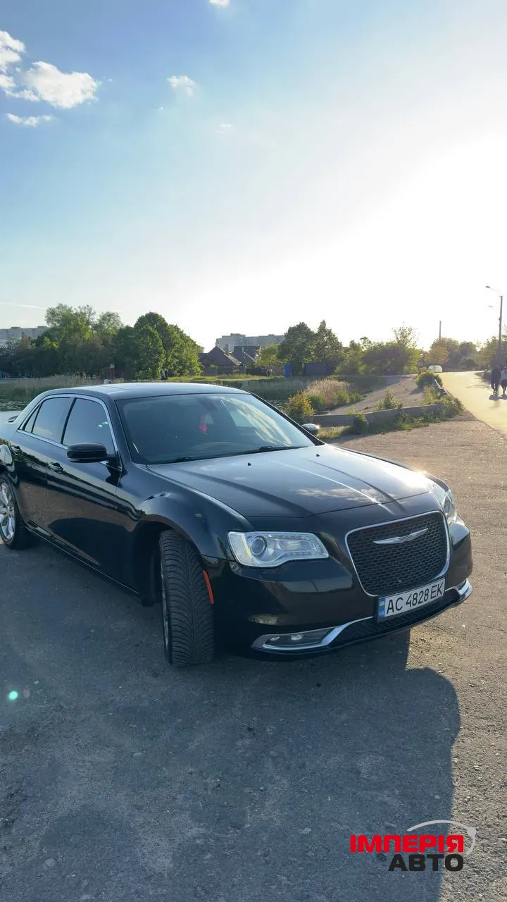Chrysler 300C - фото 6