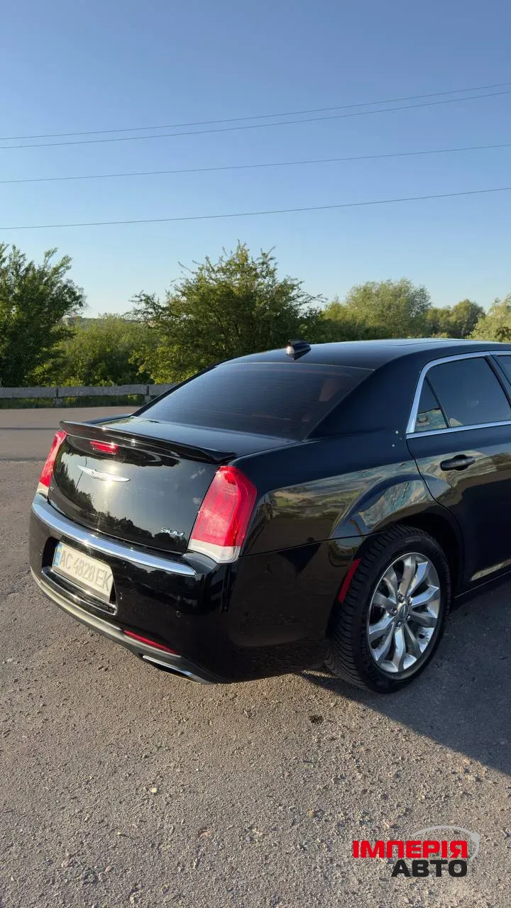 Chrysler 300C - фото 5