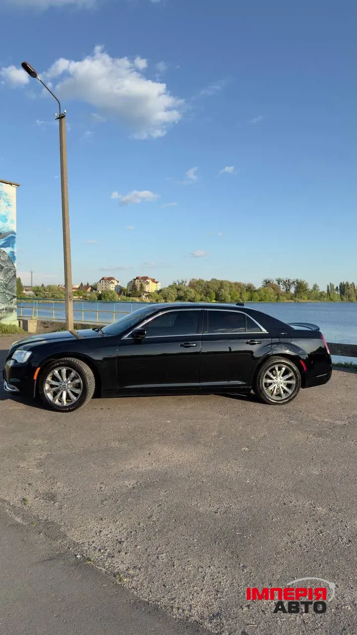 Chrysler 300C - фото 7