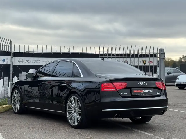 Audi A8 - фото 2