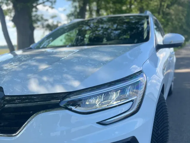 Renault Megane - фото 1