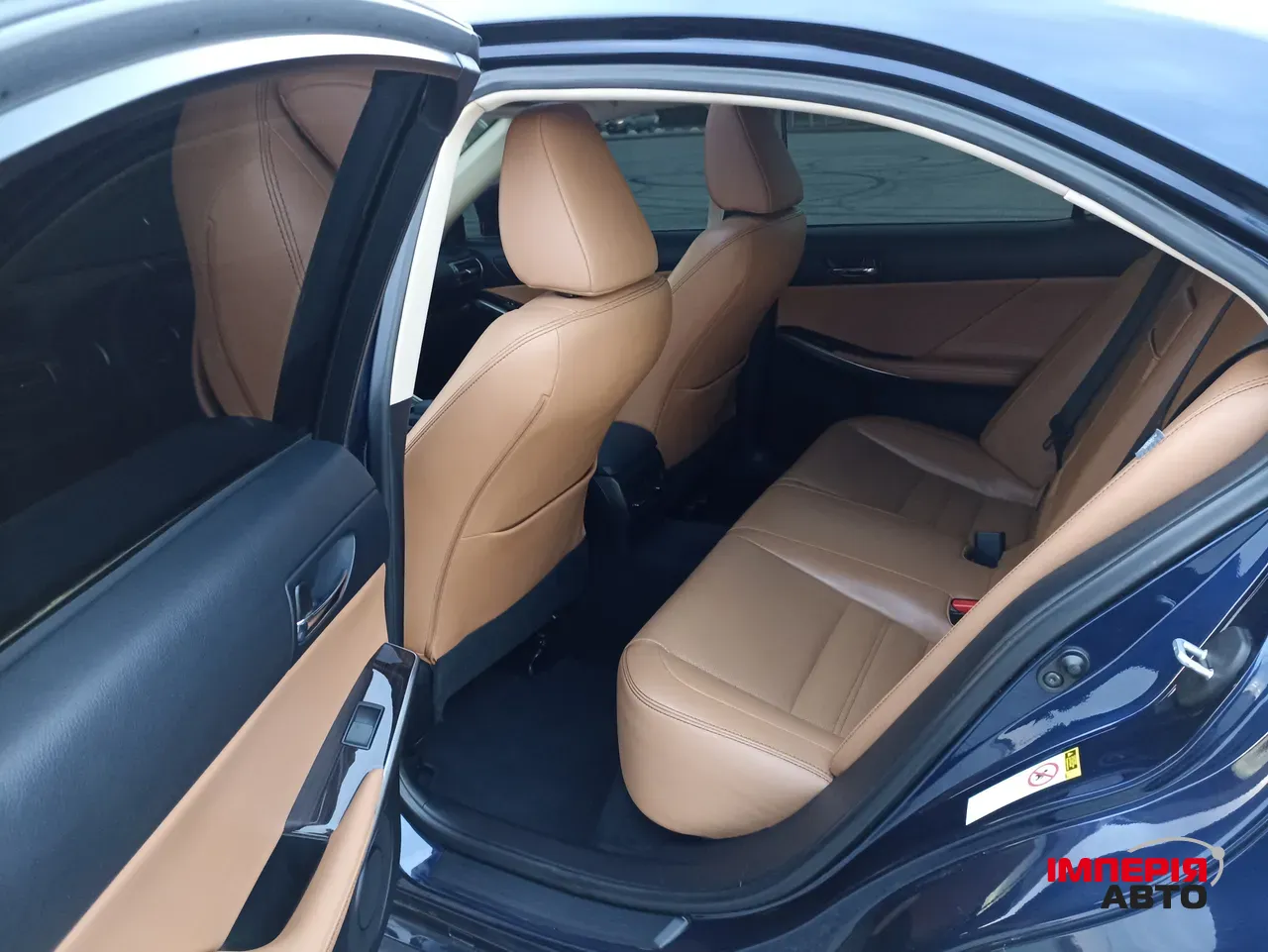 Lexus IS - фото 16