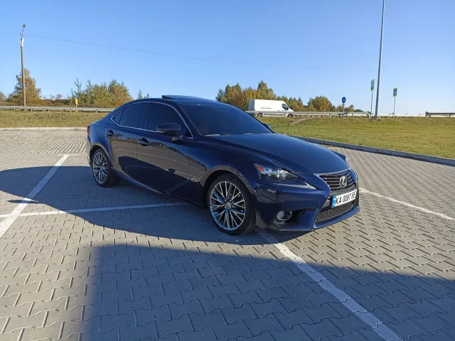 Lexus IS - фото 2