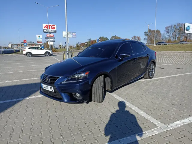 Lexus IS - фото 4
