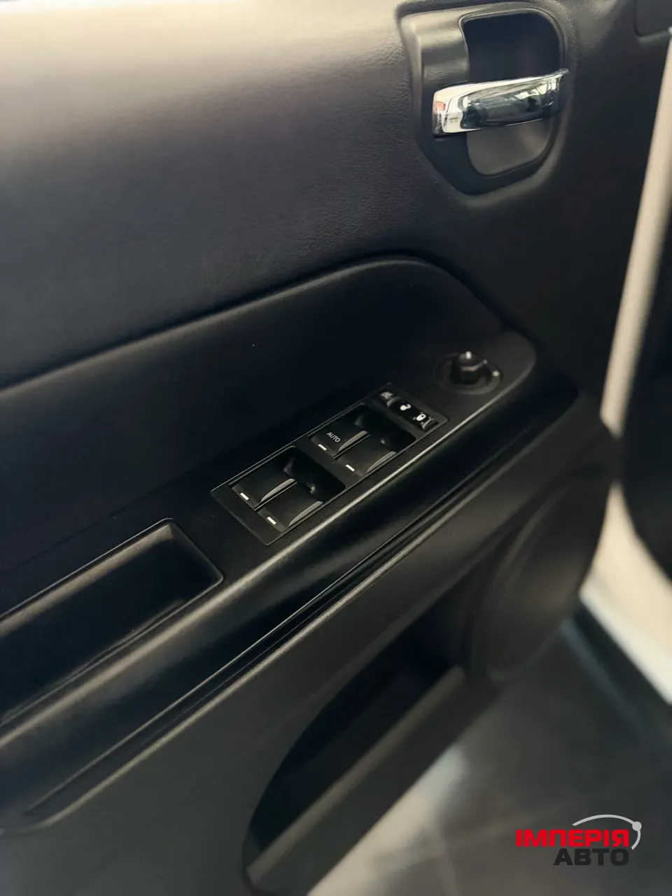 Jeep Compass - фото 8