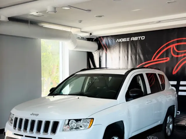 Jeep Compass - фото 1