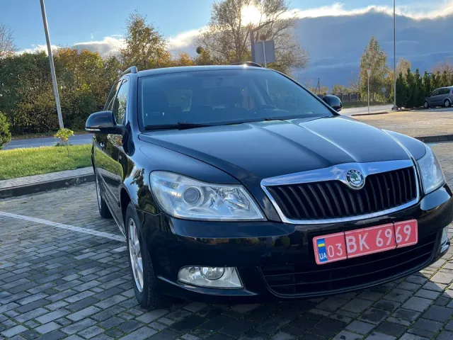 Skoda Octavia - фото 3