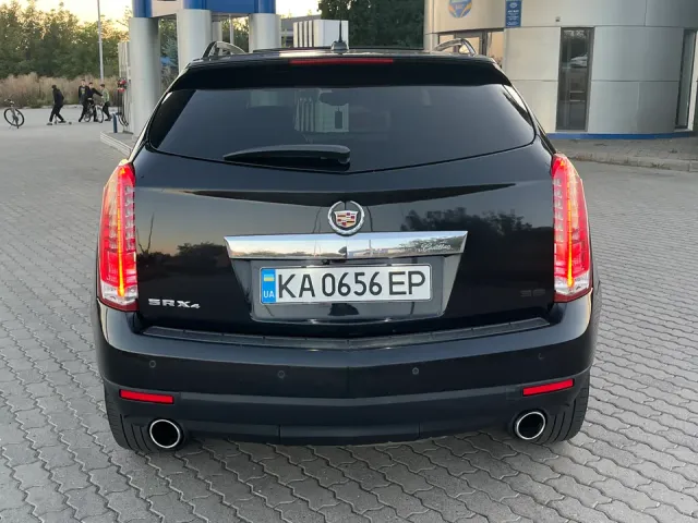 Cadillac SRX - фото 3