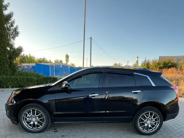 Cadillac SRX - фото 4