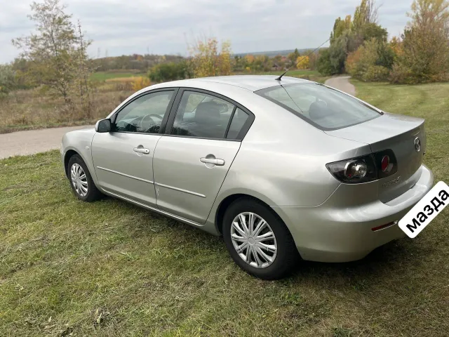 Mazda 3 - фото 4