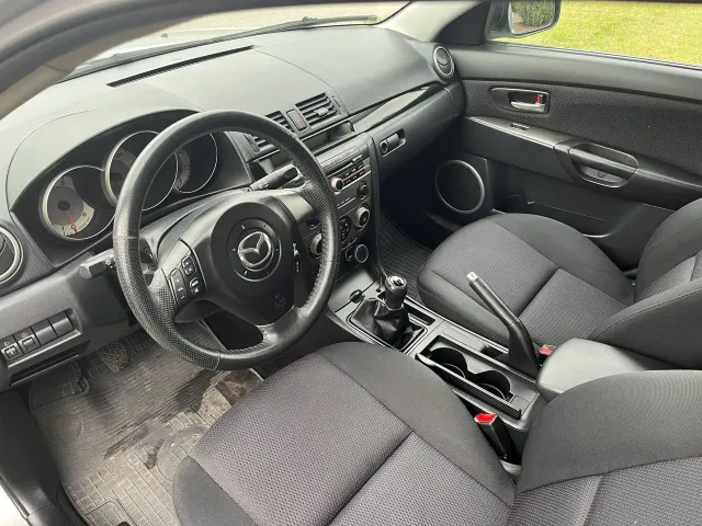 Mazda 3 - фото 5