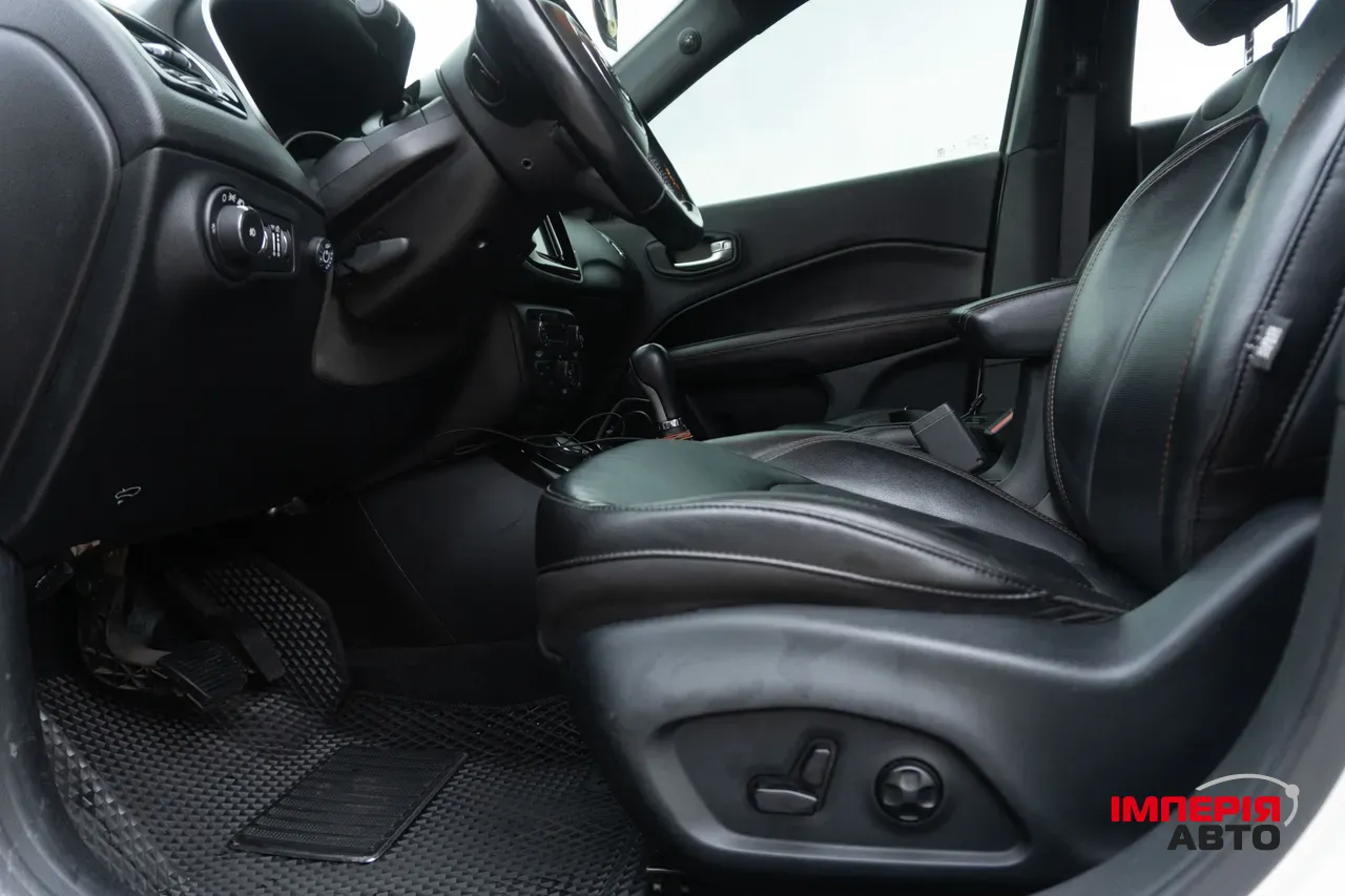 Jeep Compass - фото 36