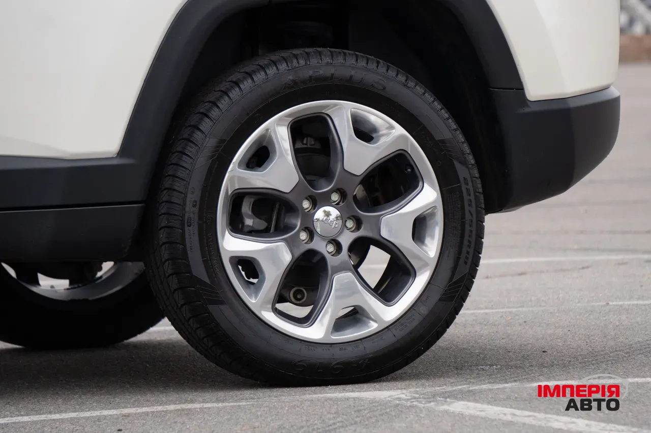 Jeep Compass - фото 21