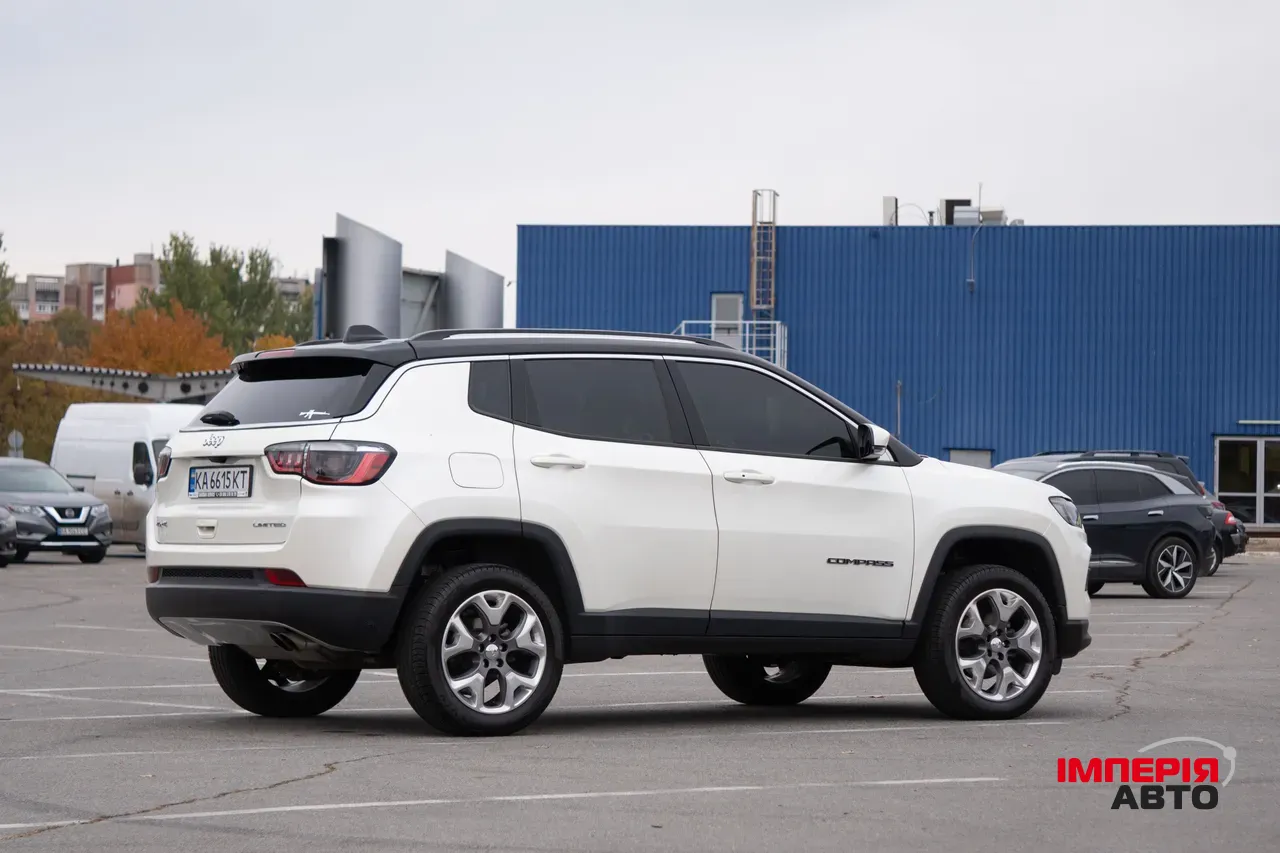 Jeep Compass - фото 8