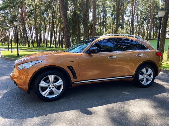 Infiniti FX - фото 3