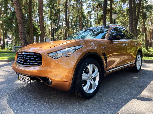 Infiniti FX - фото 1
