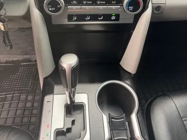 Toyota Camry - фото 5