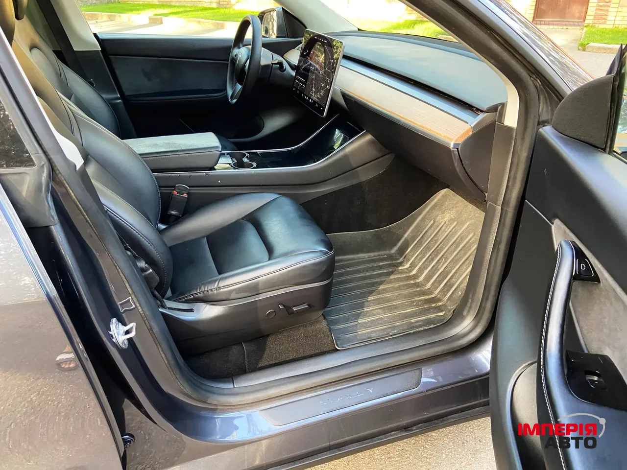 Tesla Model Y - фото 8