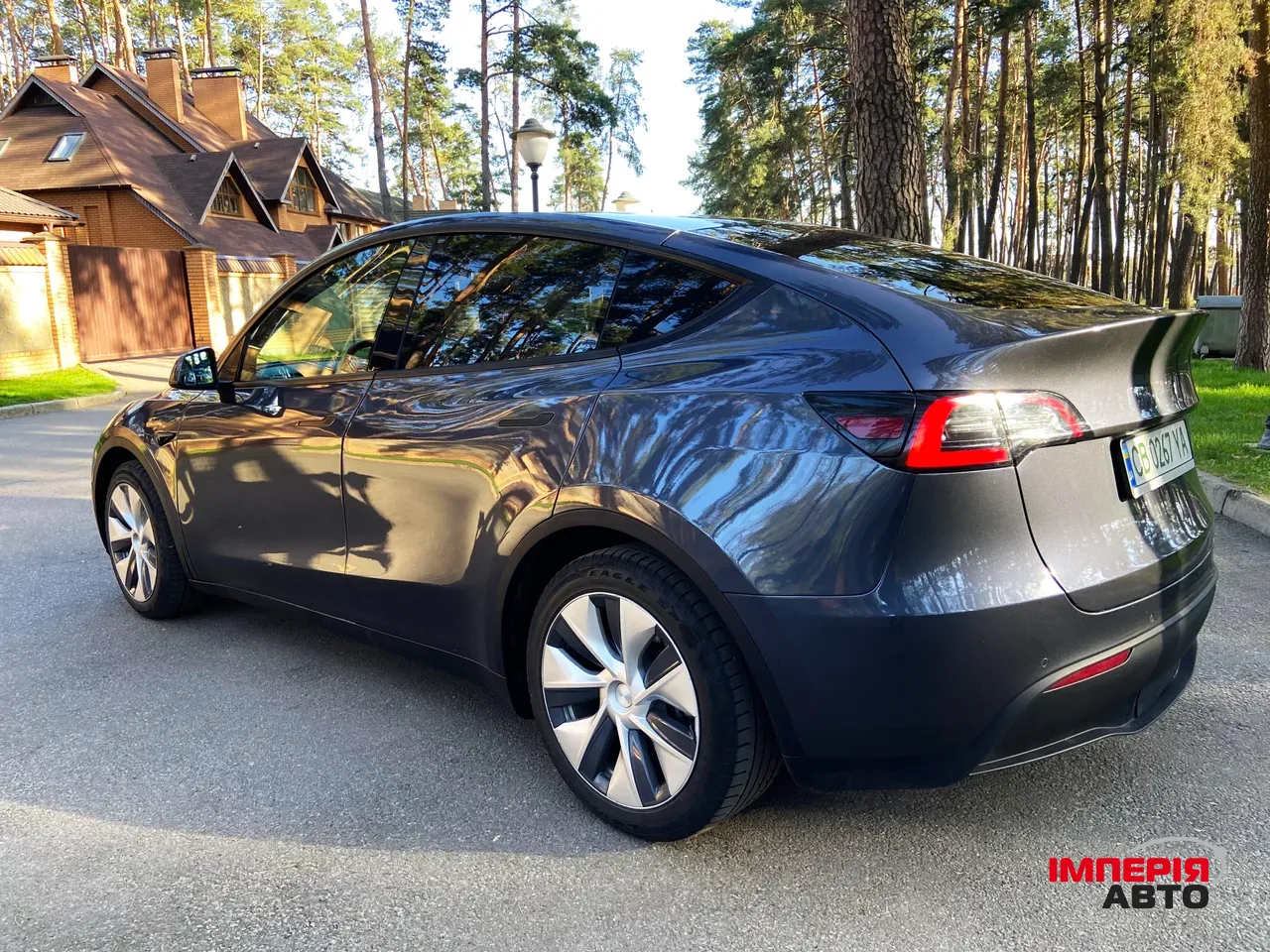 Tesla Model Y - фото 17