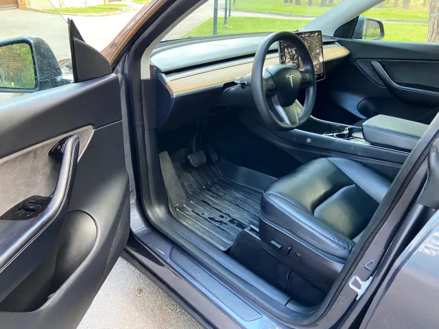 Tesla Model Y - фото 4