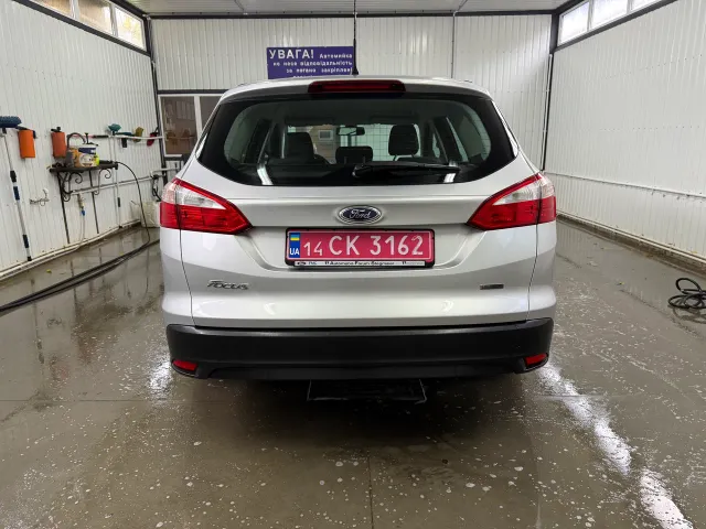 Ford Focus - фото 5