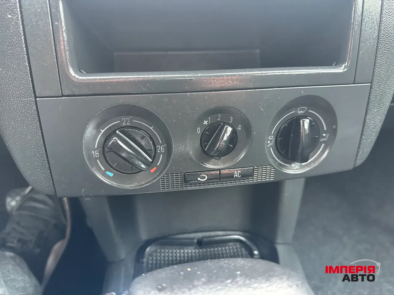 Skoda Fabia - фото 13