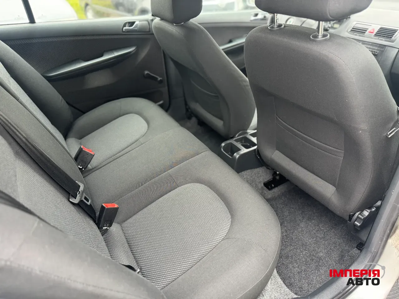 Skoda Fabia - фото 10