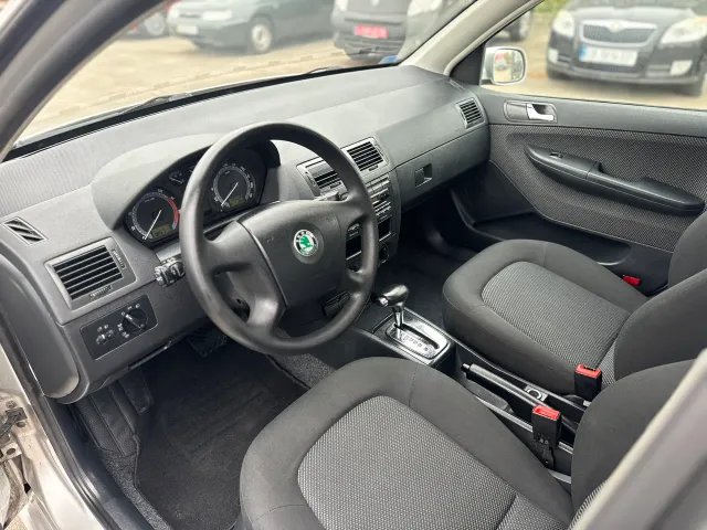 Skoda Fabia - фото 3