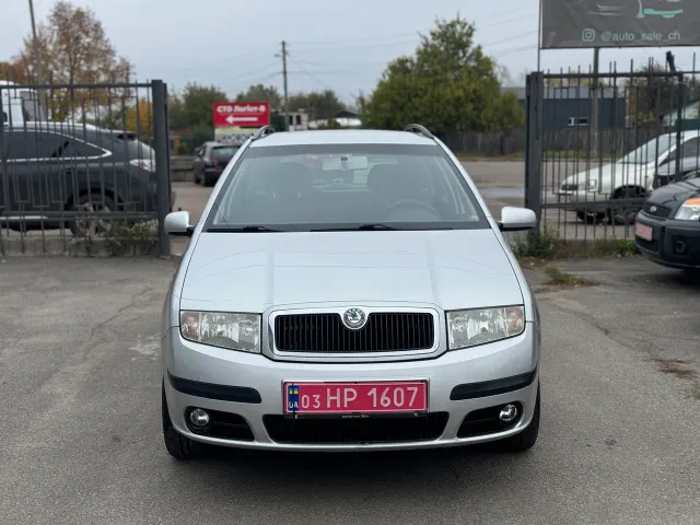 Skoda Fabia - фото 4