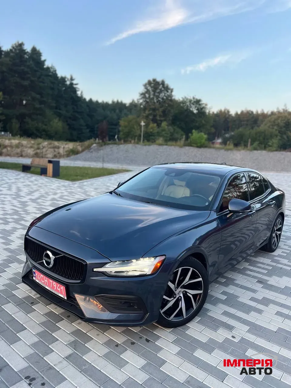 Volvo S60 - фото 1